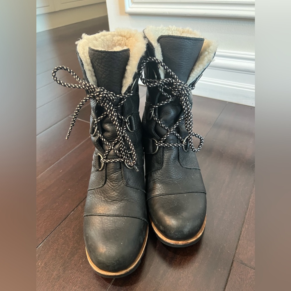 Sorel women’s boot - black size 9.5